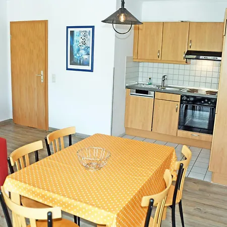 Appartementhaus Mit Balkon Im Ostseebad Hm-10-18 Pansiyon *