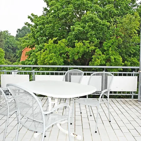 Appartementhaus Mit Balkon Im Ostseebad Hm-10-18