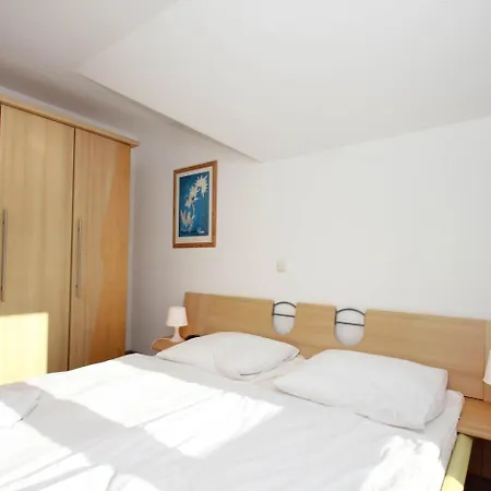 Appartementhaus Mit Balkon Im Ostseebad Hm-10-18