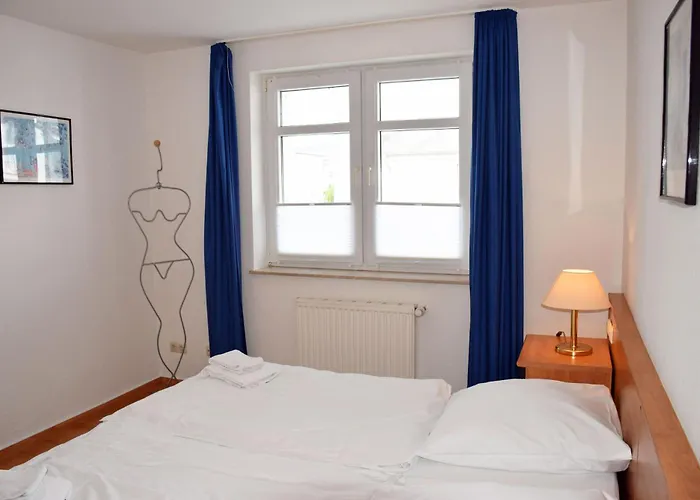 Appartementhaus Mit Balkon Im Ostseebad Hm-10-18